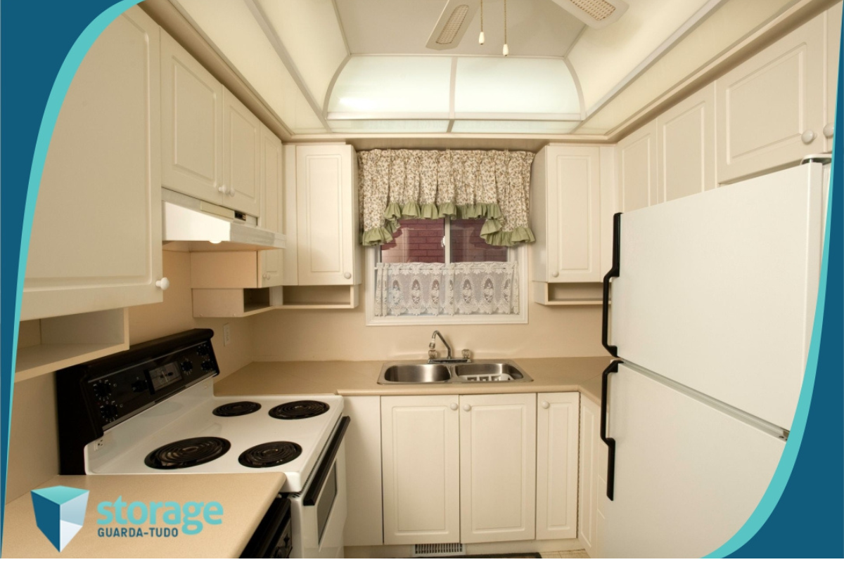 Entender mais sobre a Cozinha pequena funcional pode ajudar você a aproveitar seu espaço.